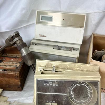 Electronics, thermostats analog clocks