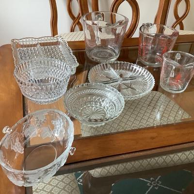 Measuring cup lot