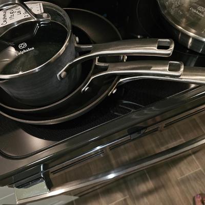 1 1/2 Qt Calphalon with lid and 2 frying pans