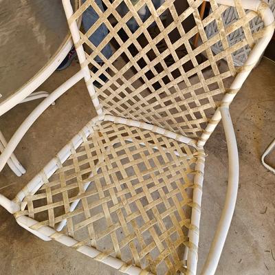 Outdoor table and 4 chairs
