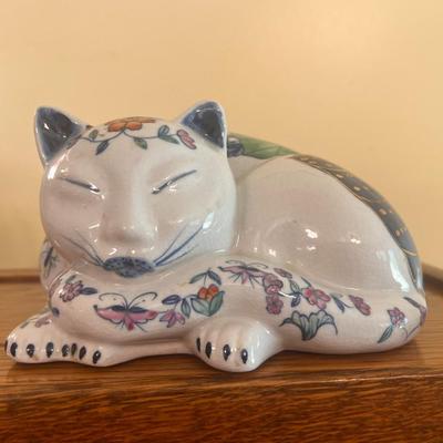 Polychrome Chinese Tobacco Leaf Patterned Ceramic Cat, Marked