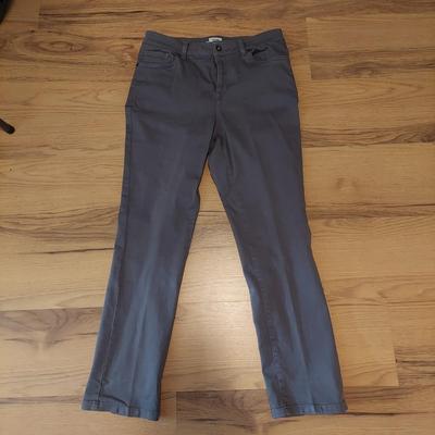 Women's Size 8 Pants by Gloria Vanderbilt and more (PC-BBL)