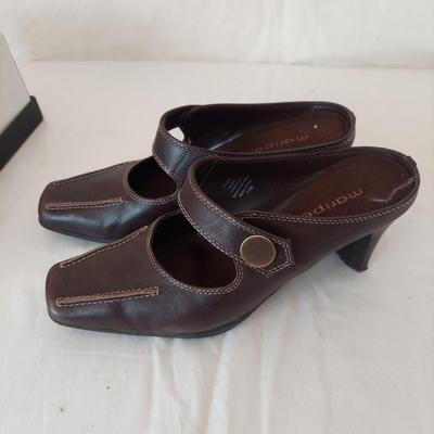Comfort Heels and Sandals, Womenâ€™s Size 7-7.5 (PC-BBL)