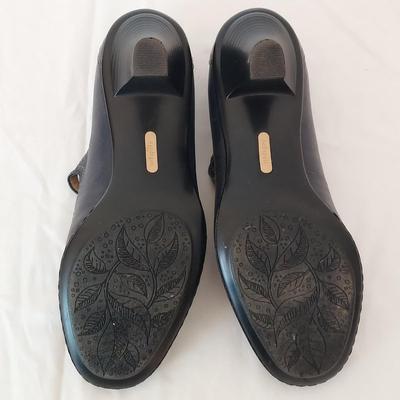 Comfort Heels and Sandals, Womenâ€™s Size 7-7.5 (PC-BBL)