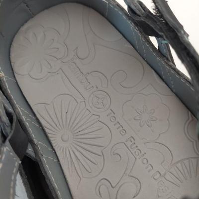 Size 7-7.5 Outdoor Shoes by Sorel, Jambu and more (PC-BBL)