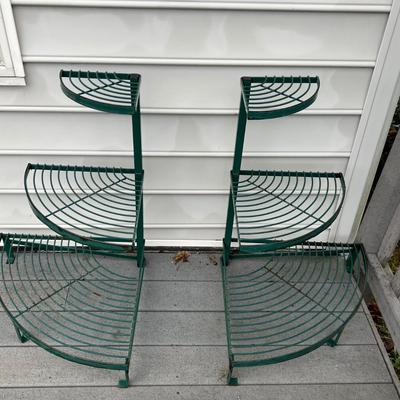 Green Metal Corner Plant Stands & Yard Art (BD-RG)