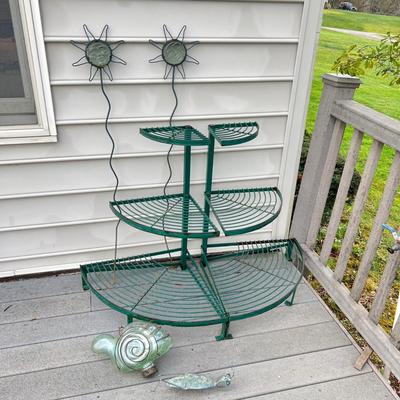 Green Metal Corner Plant Stands & Yard Art (BD-RG)