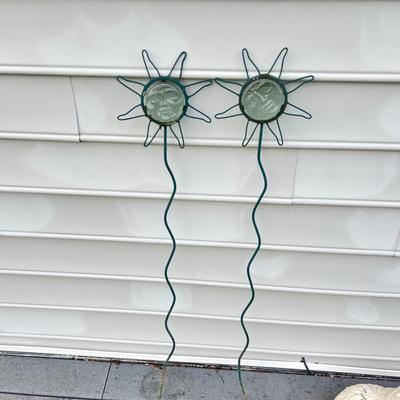 Green Metal Corner Plant Stands & Yard Art (BD-RG)