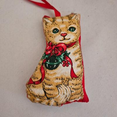 Feline Plush Animals, Draft Dodgers and Door Stops (UD-DW)