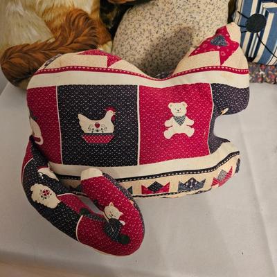 Feline Plush Animals, Draft Dodgers and Door Stops (UD-DW)