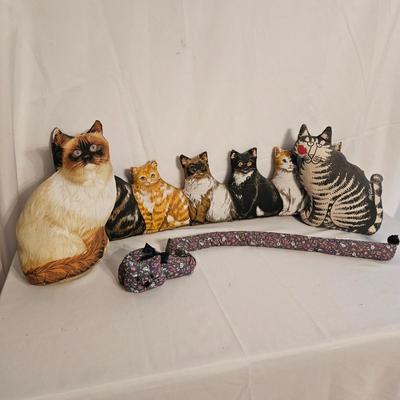 Feline Plush Animals, Draft Dodgers and Door Stops (UD-DW)