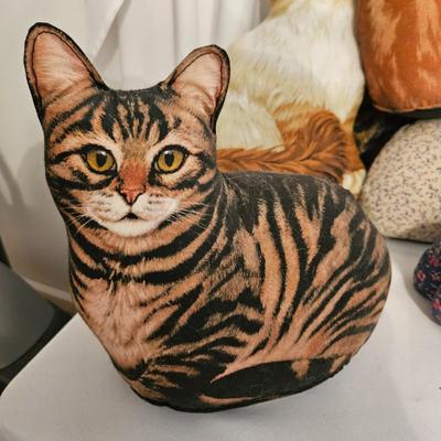 Feline Plush Animals, Draft Dodgers and Door Stops (UD-DW)