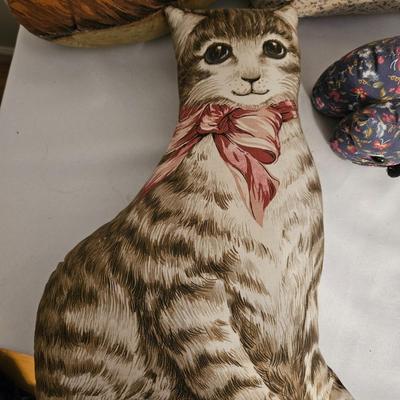 Feline Plush Animals, Draft Dodgers and Door Stops (UD-DW)