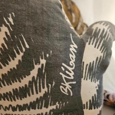 Feline Plush Animals, Draft Dodgers and Door Stops (UD-DW)