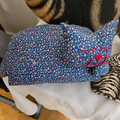 Feline Plush Animals, Draft Dodgers and Door Stops (UD-DW)