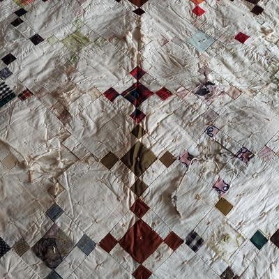 Hand Stitched Antique Quilts (UB-BBL)