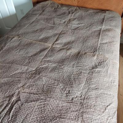 Hand Stitched Antique Quilts (UB-BBL)