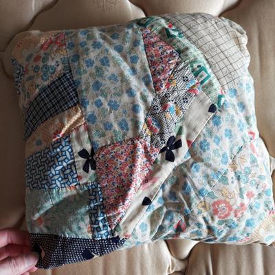 Eight Vintage Quilts (UB-BBL)