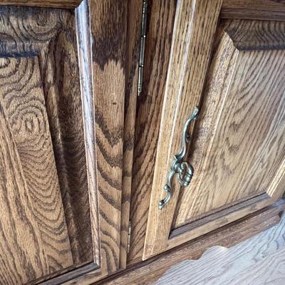 Wooden China Cabinet W/Lights (DR-RG)
