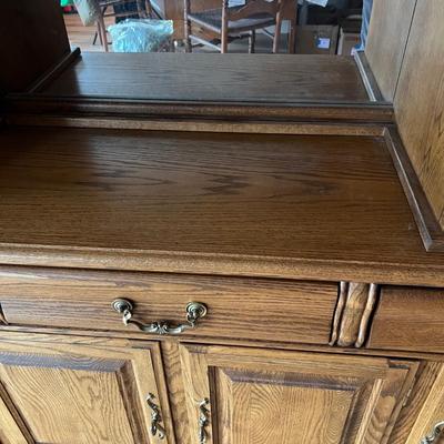 Wooden China Cabinet W/Lights (DR-RG)