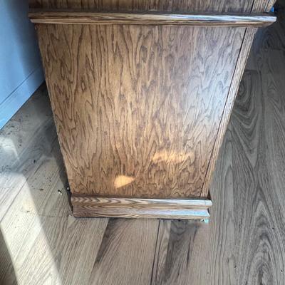 Wooden China Cabinet W/Lights (DR-RG)