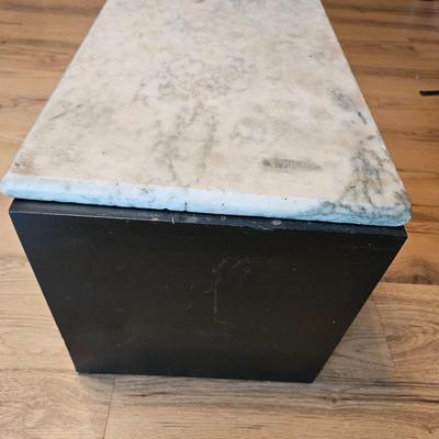 Wooden Coffee Table with a Marble Top (UD-DW)