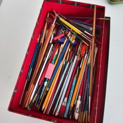 Assorted Craft, Paint, Stamps & Jewelry-Making Items (UC-JS)