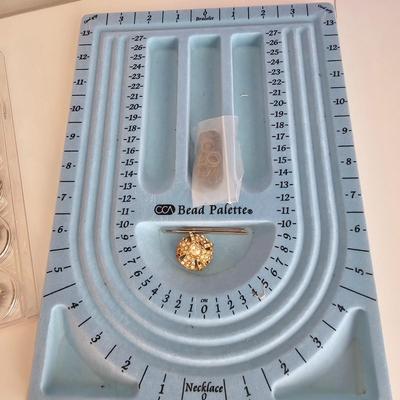 Assorted Craft, Paint, Stamps & Jewelry-Making Items (UC-JS)
