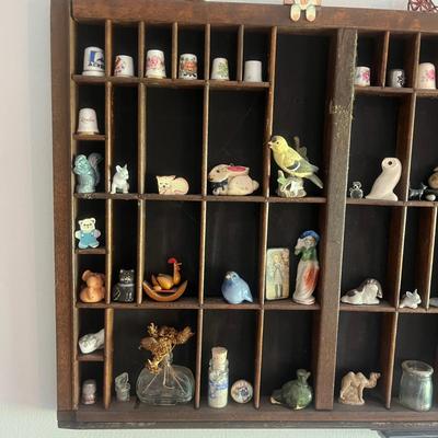 Vintage Wooden Print Set Drawers with Collectibles (D-MG)