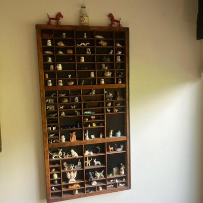 Vintage Wooden Print Set Drawers with Collectibles (D-MG)