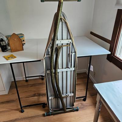 Vintage Clothes Care Items (UC-JS)