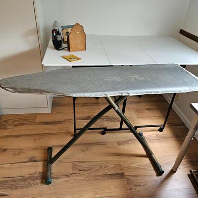 Vintage Clothes Care Items (UC-JS)