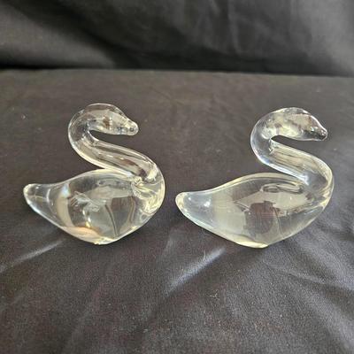 Crystal & Glass Swan Figurines (LR-DW)