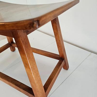 Wooden Curved Bench Seat (UC-JS)