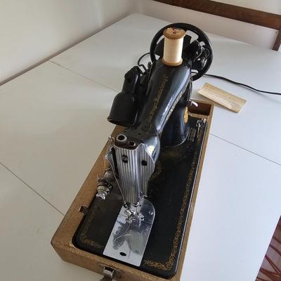 Vintage Singer Sewing Machine w/Case & More (UC-JS)