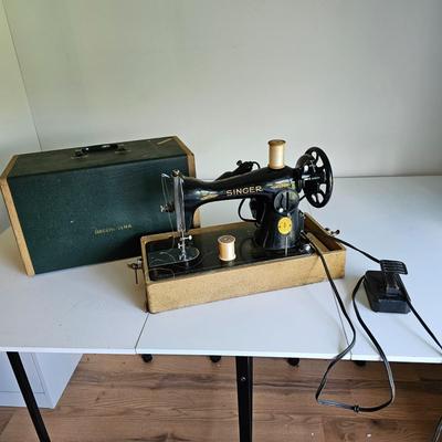 Vintage Singer Sewing Machine w/Case & More (UC-JS)
