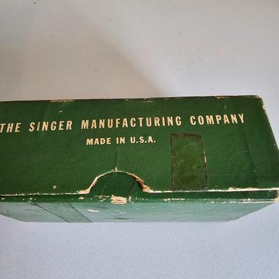 Vintage Singer Sewing Machine w/Case & More (UC-JS)