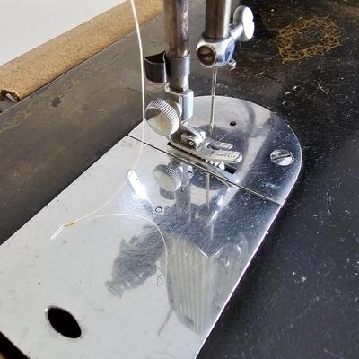 Vintage Singer Sewing Machine w/Case & More (UC-JS)