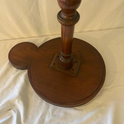 Baker Furniture Pedestal Drink Side Table (D-MG)