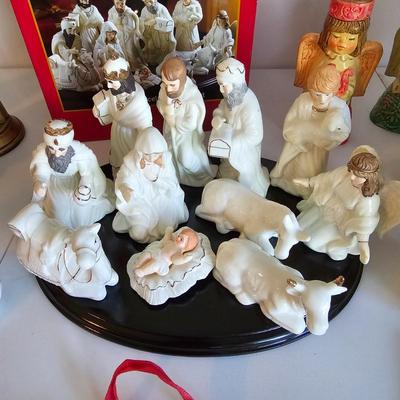 Christmas Home Decor & More (UCC-JS)
