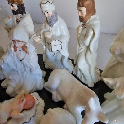 Christmas Home Decor & More (UCC-JS)