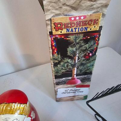Christmas Home Decor & More (UCC-JS)