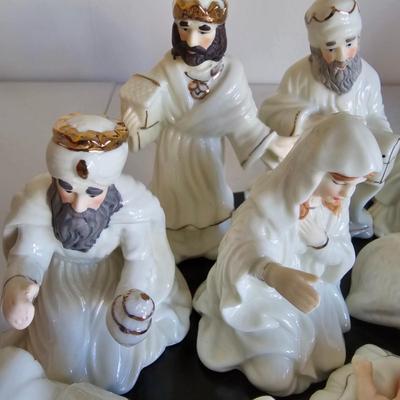 Christmas Home Decor & More (UCC-JS)