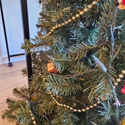 Christmas Home Decor & More (UCC-JS)