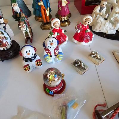 Christmas Home Decor & More (UCC-JS)