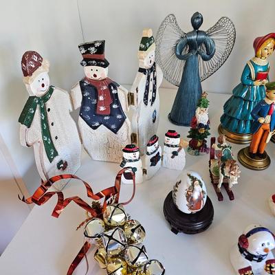 Christmas Home Decor & More (UCC-JS)