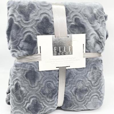 ELLE DECOR~ Embossed Silky Soft Full/Queen Blanket