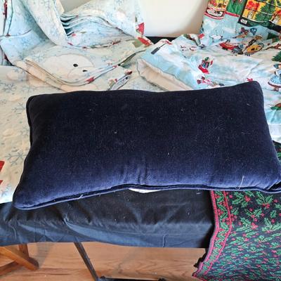 Holiday Linens & More (UCC-JS)