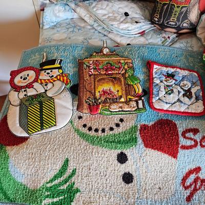 Holiday Linens & More (UCC-JS)