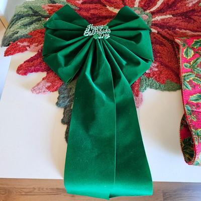 Assorted Holiday Decor (UCC-JS)